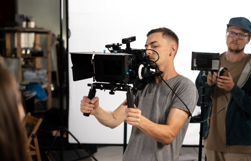 Plataformas de streaming y su impacto en directoras y directores que inician