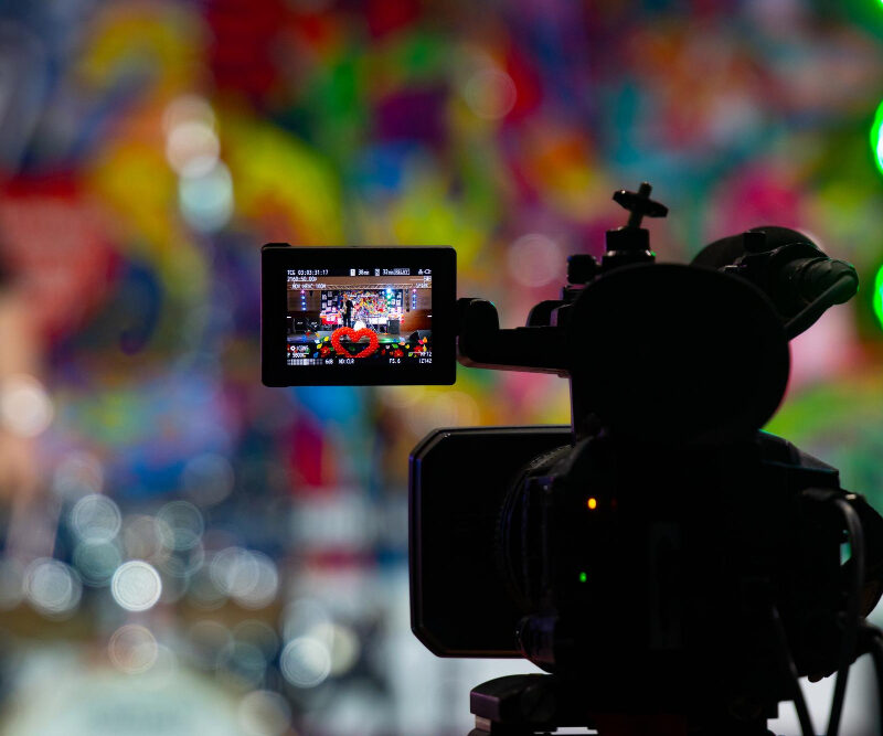 El 2025 consolidó una nueva etapa para el cine y las series mexicanas, conoce las obras que marcaron el año.