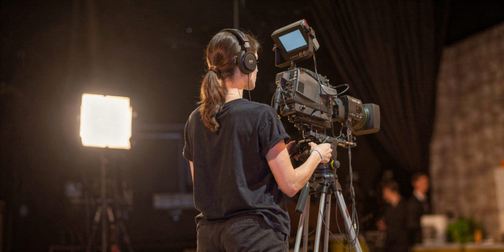 Mujeres detrás de la cámara: quiénes toman las decisiones en el cine mexicano